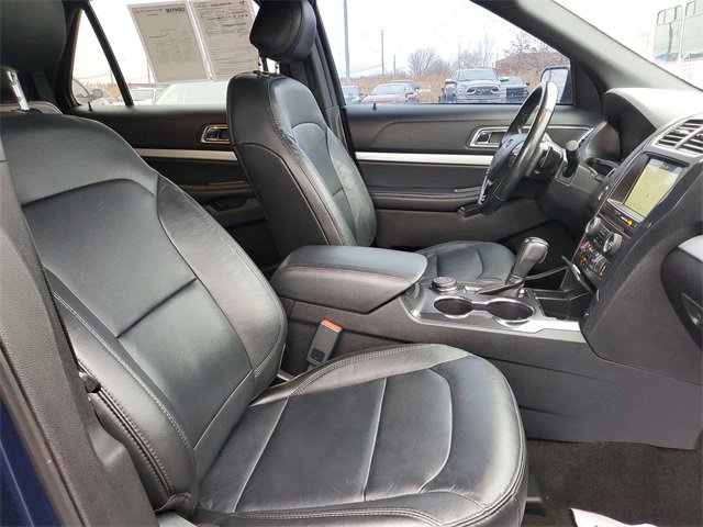 Used 2017 Ford Explorer XLT w/ Equipment Group 202A image 27