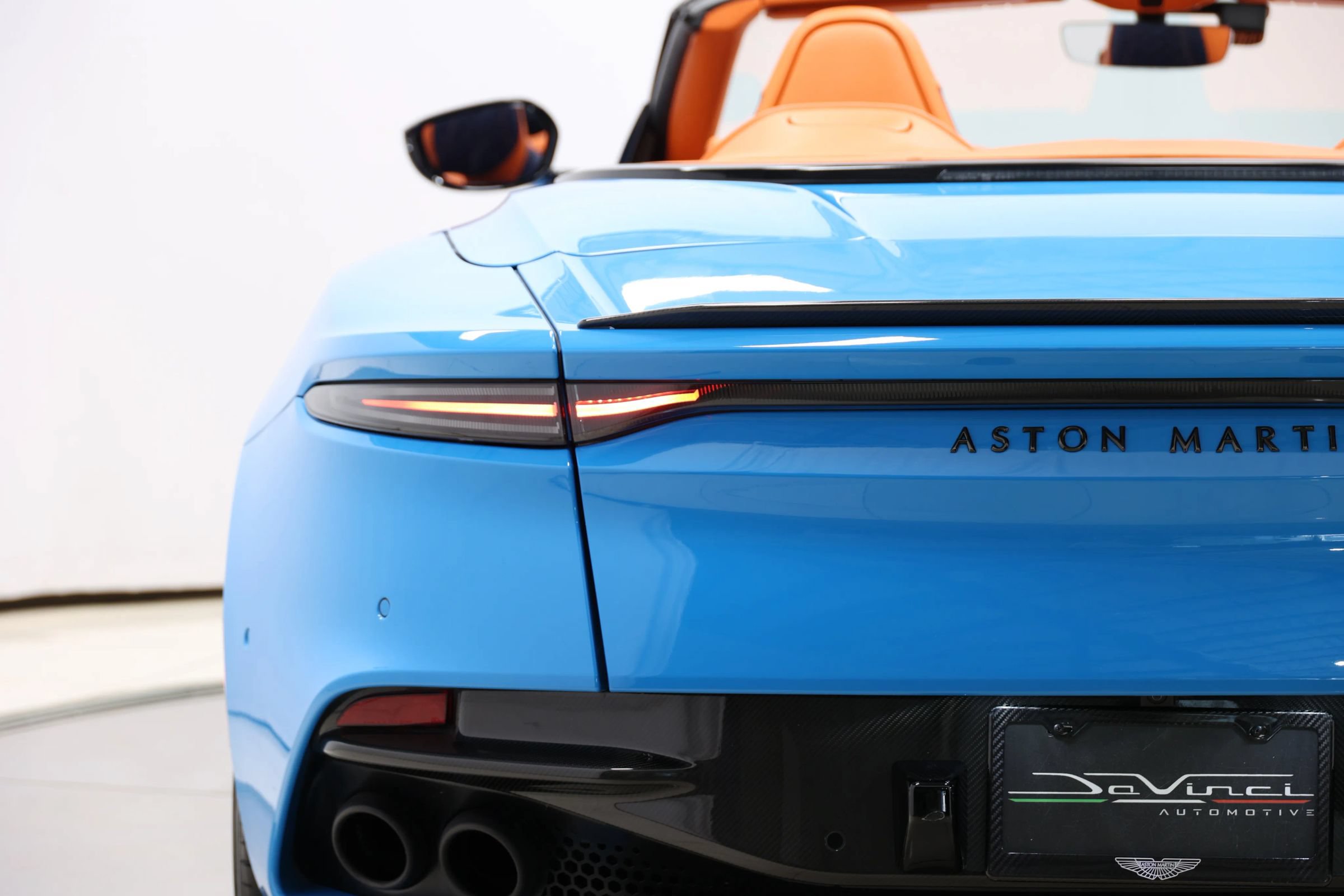 Used 2022 Aston Martin DBS Superleggera Volante RWD image 78