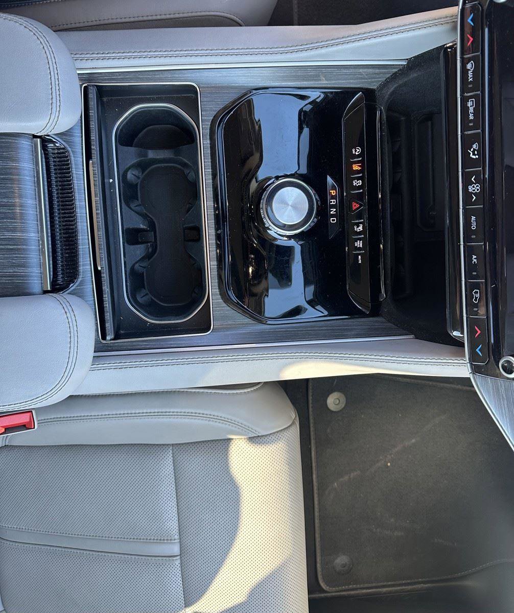 Used 2024 Jeep Wagoneer L Series II image 18