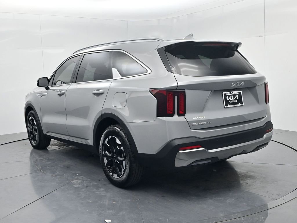 Used 2025 Kia Sorento S w/ Panoramic Sunroof Package image 6