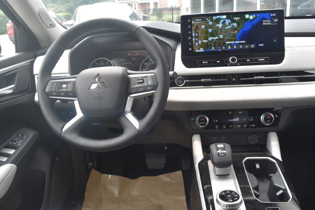 New 2026 Mitsubishi Outlander SE AWD/4WD image 13