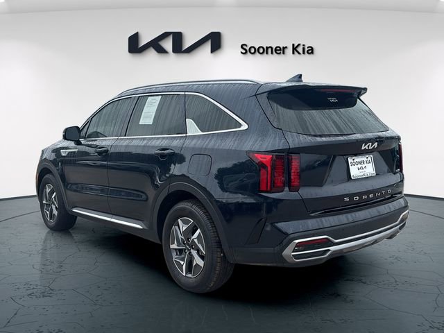 Used 2022 Kia Sorento EX w/ Panoramic Sunroof Package FWD image 4