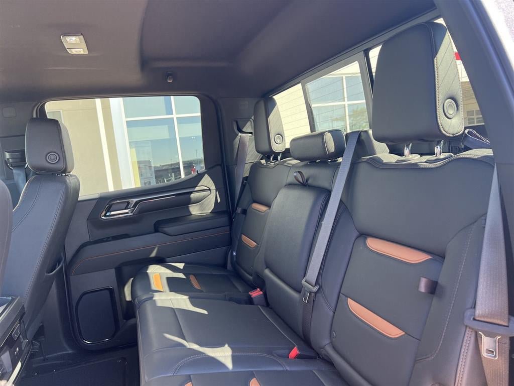 Used 2024 GMC Sierra 1500 AT4 w/ Technology Package AWD/4WD image 13