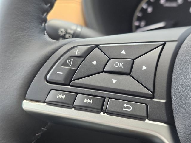 Used 2025 Nissan Sentra SV w/ SV Premium Package image 33