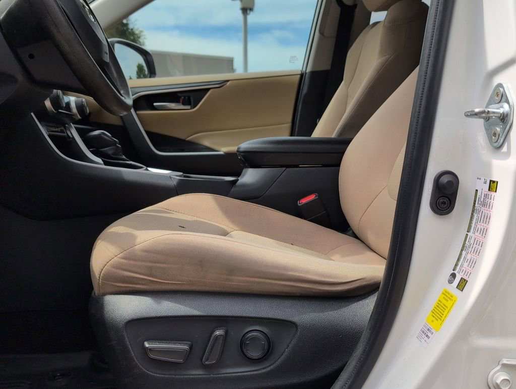 Used 2023 Toyota RAV4 XLE FWD image 10