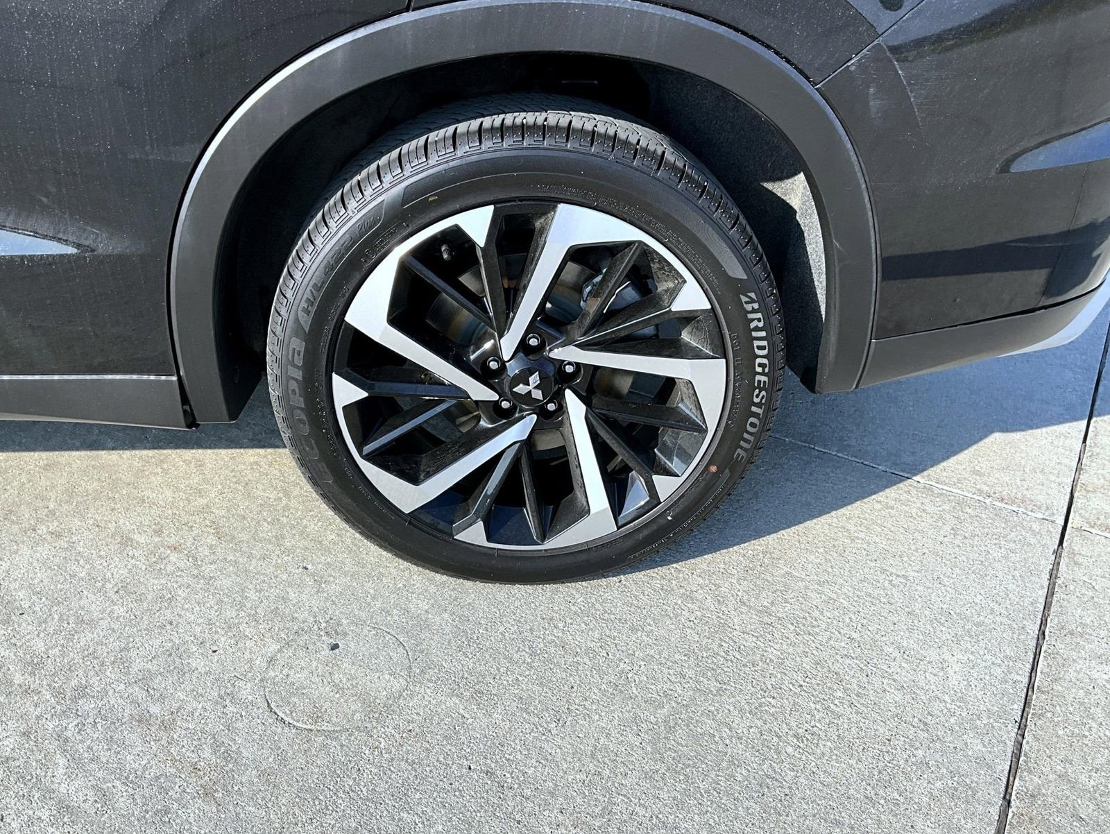 Used 2022 Mitsubishi Outlander SE image 24