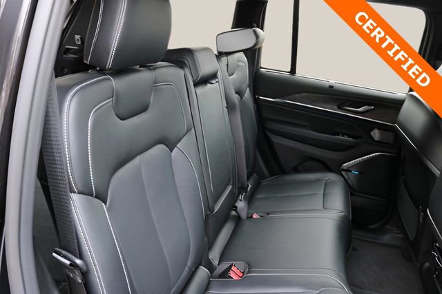 Used 2022 Jeep Grand Cherokee Overland w/ Adv Protech Group III image 17