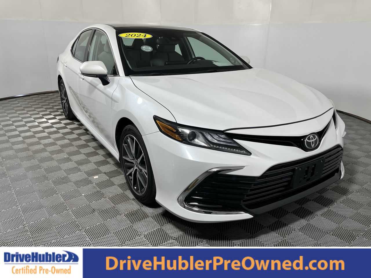 Used 2024 Toyota Camry XLE w/ Navigation Package image 1