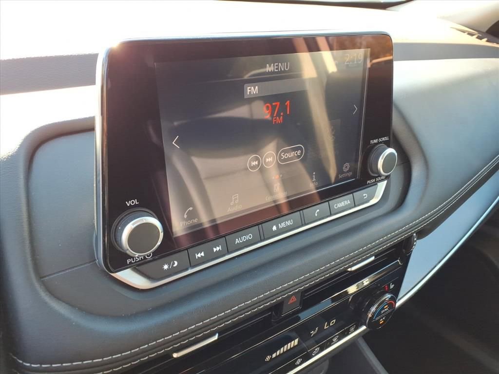 Used 2023 Nissan Rogue SV w/ SV Premium Package image 23