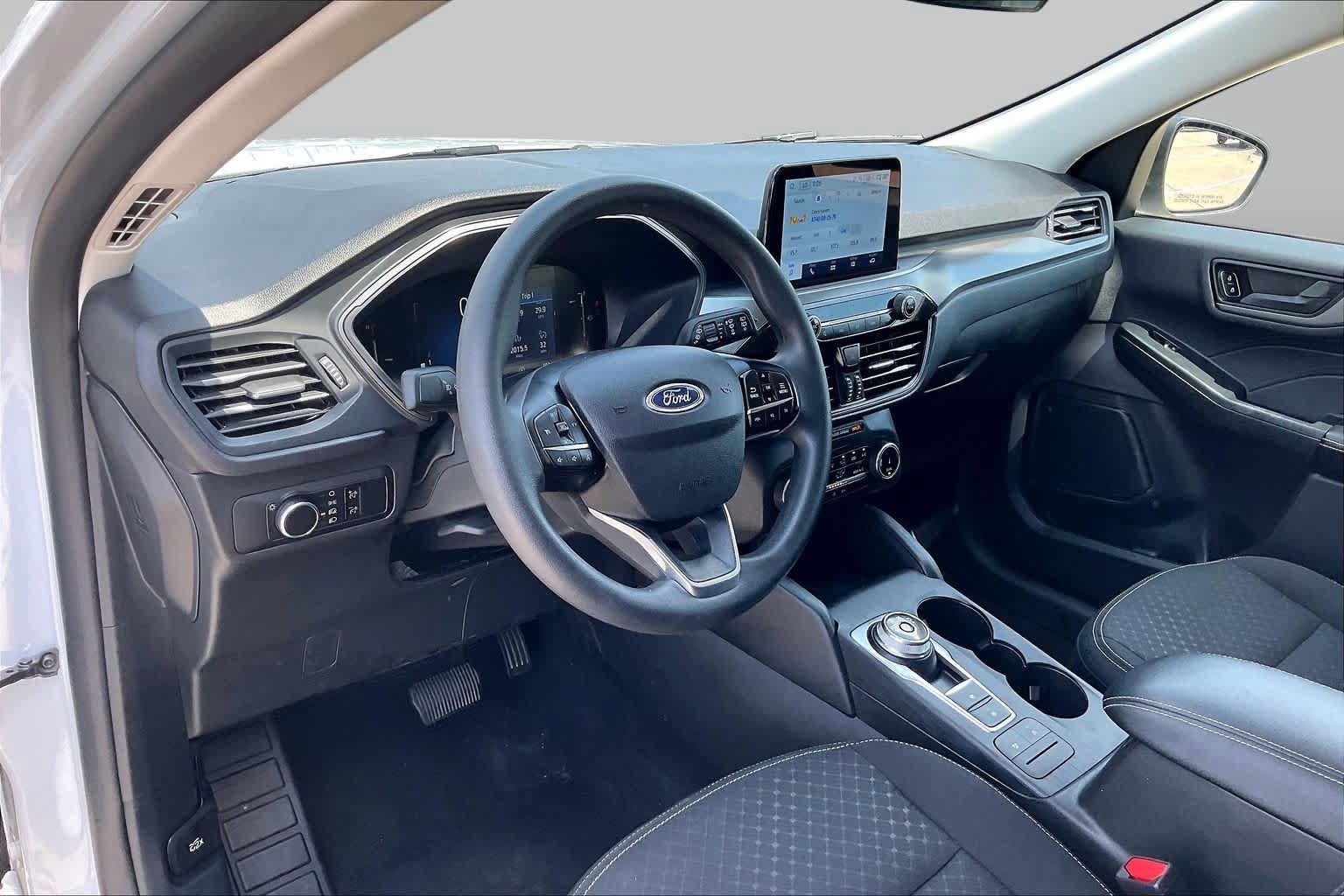 Used 2025 Ford Escape Active AWD/4WD image 17