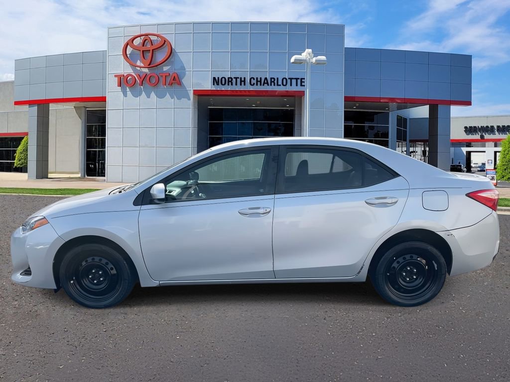 Used 2017 Toyota Corolla LE image 6