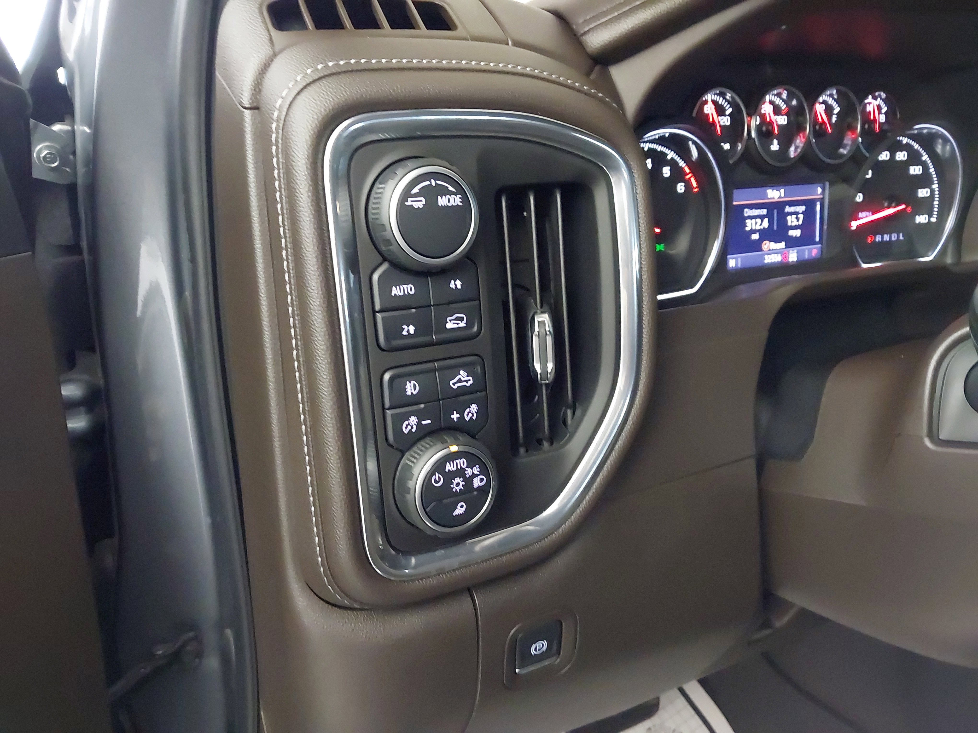 Used 2021 Chevrolet Silverado 1500 LTZ image 21