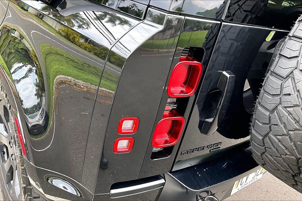 Used 2021 Land Rover Defender 110 X-Dynamic SE image 33