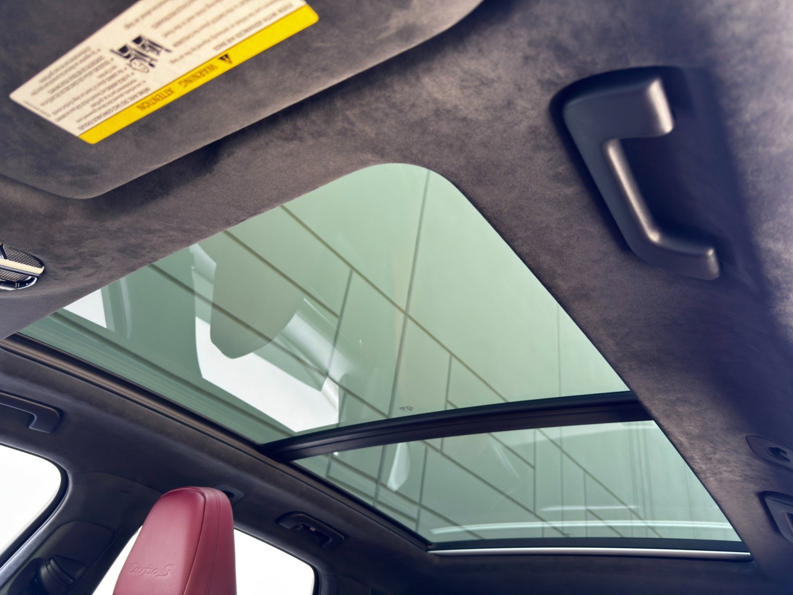 Used 2022 Porsche Cayenne Turbo S w/ Assistance Package image 12