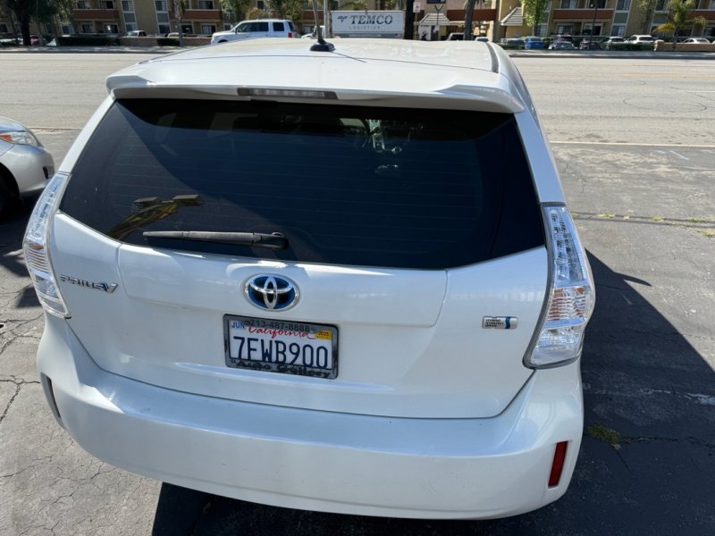 Used 2014 Toyota Prius V Five image 6