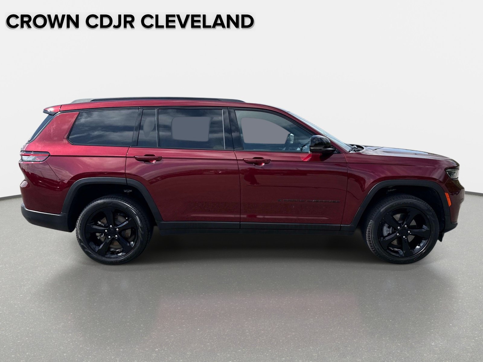 Used 2024 Jeep Grand Cherokee L Limited w/ Black Appearance Package AWD/4WD image 4