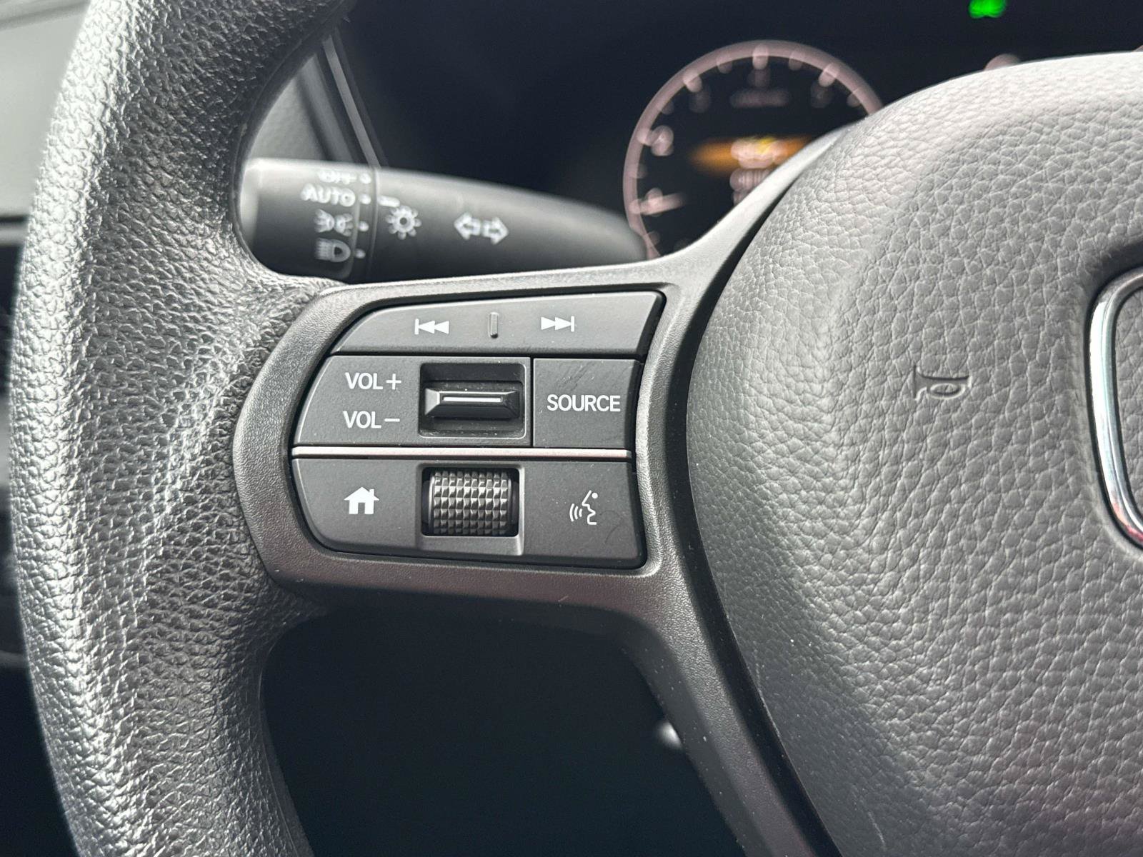 Certified 2025 Honda CR-V EX image 8
