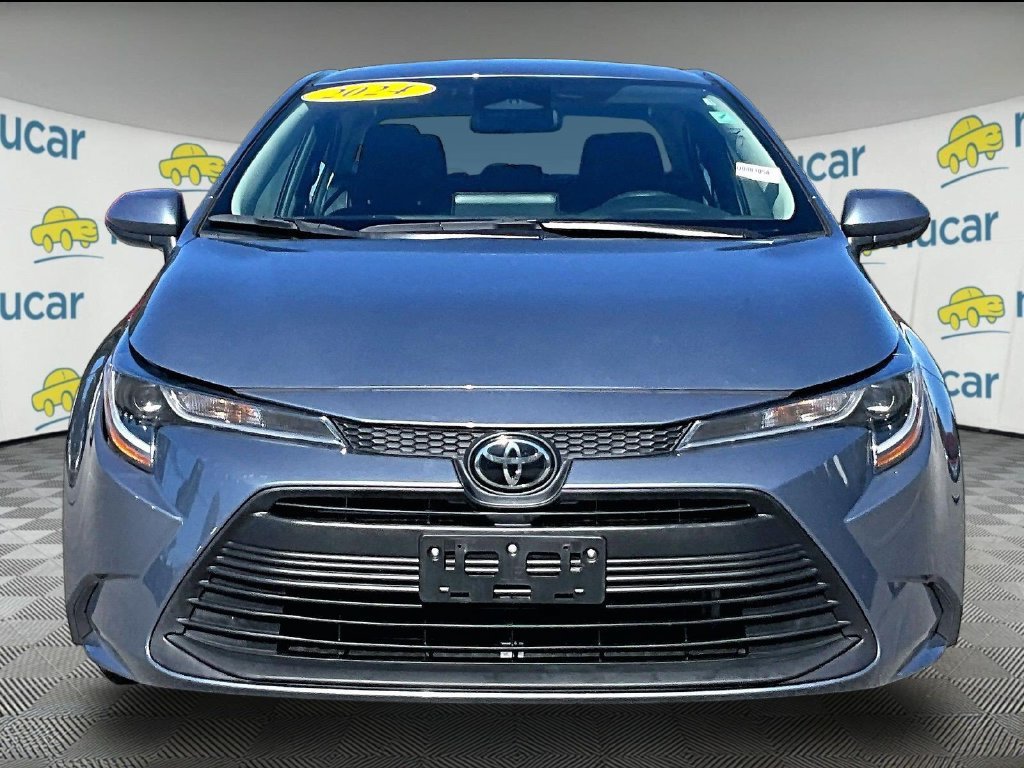 Used 2024 Toyota Corolla LE FWD image 2