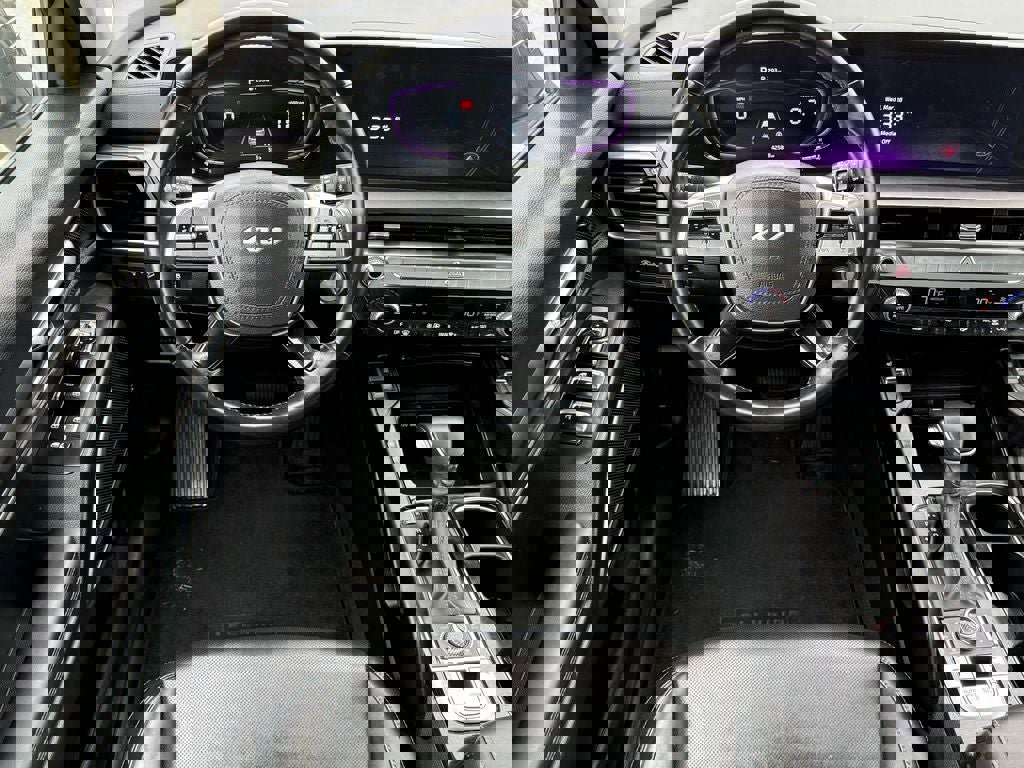 Used 2025 Kia Telluride S image 17