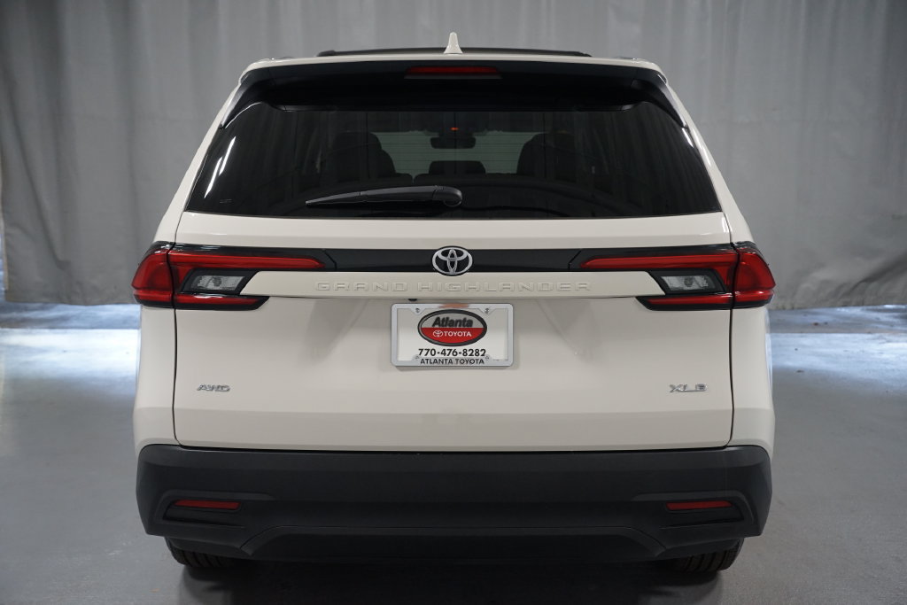 Certified 2024 Toyota Grand Highlander AWD image 7