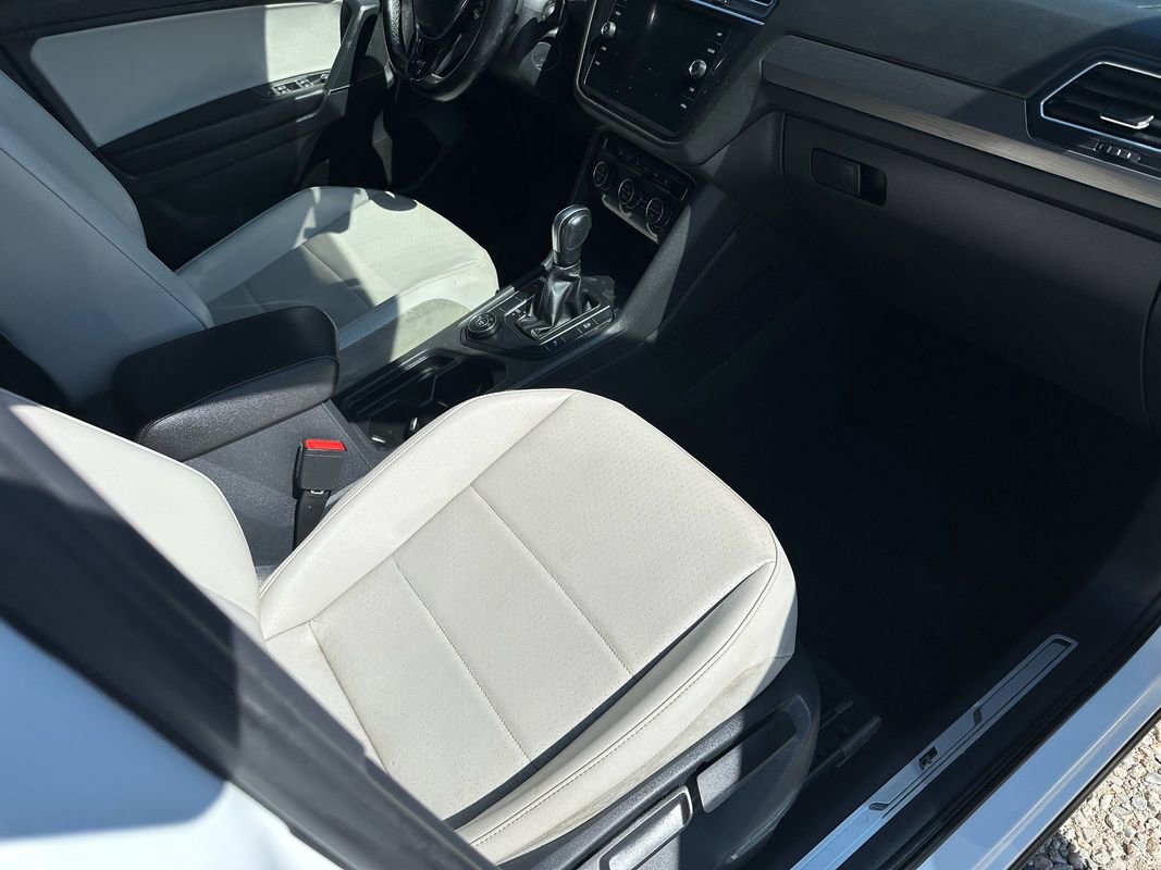 Used 2020 Volkswagen Tiguan SE R-Line w/ 3rd Row Seat Package image 17