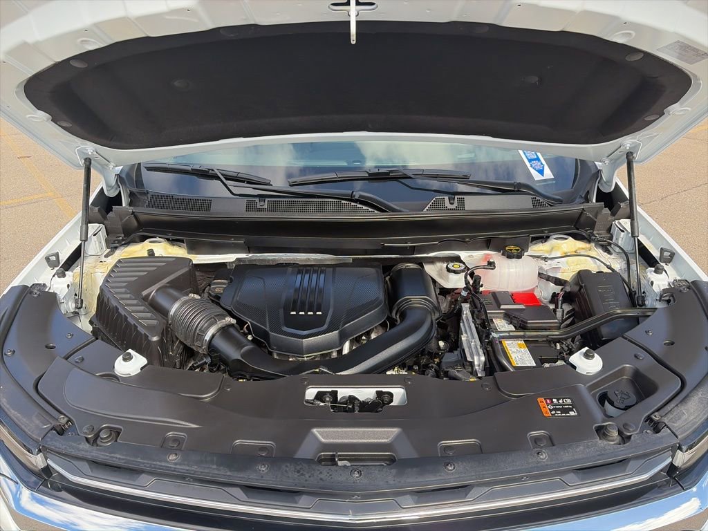 Used 2026 Chevrolet Traverse LT image 13
