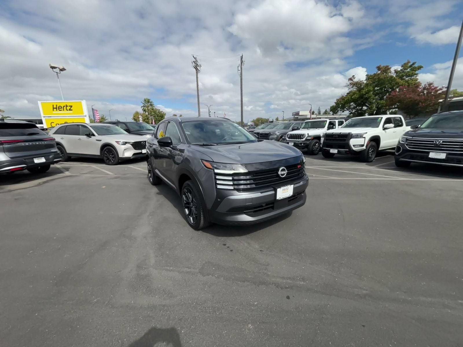 Used 2026 Nissan Kicks SR FWD image 3