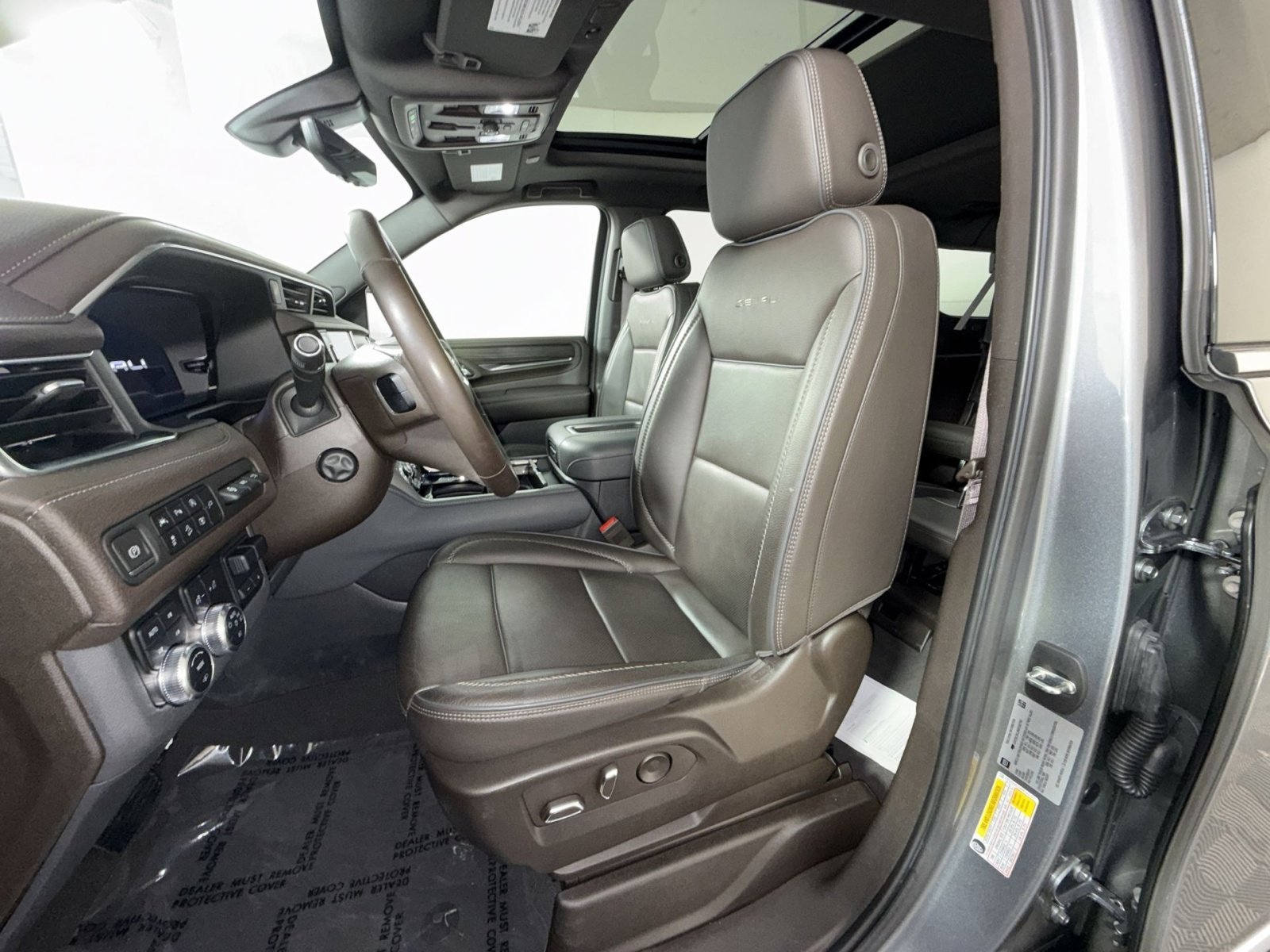 Used 2022 GMC Yukon XL Denali w/ Advanced Technology Package AWD/4WD image 13