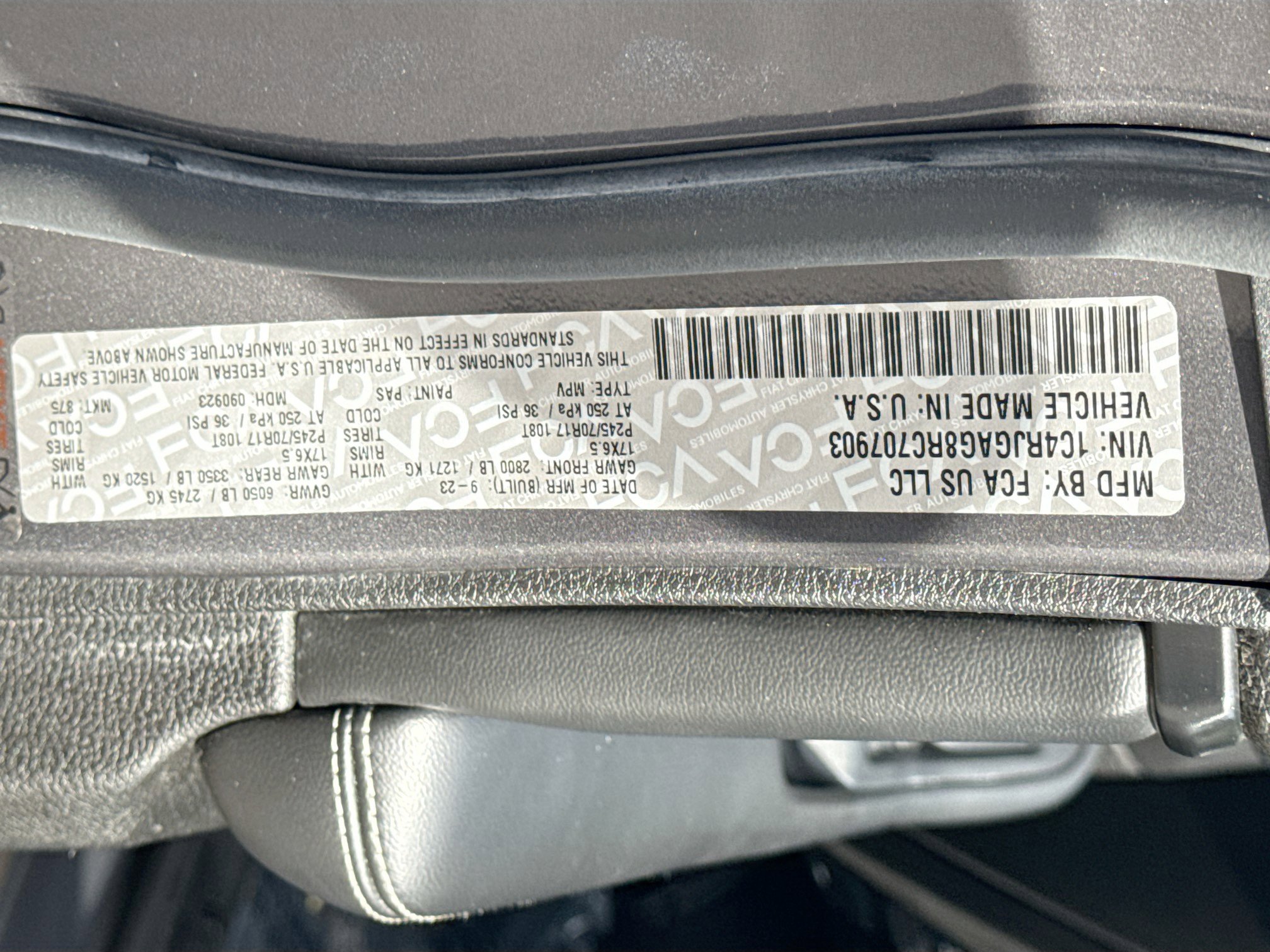 Used 2024 Jeep Grand Cherokee Laredo image 43