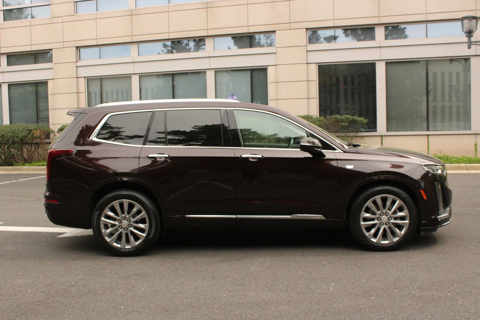 Used 2021 Cadillac XT6 Premium Luxury FWD image 6