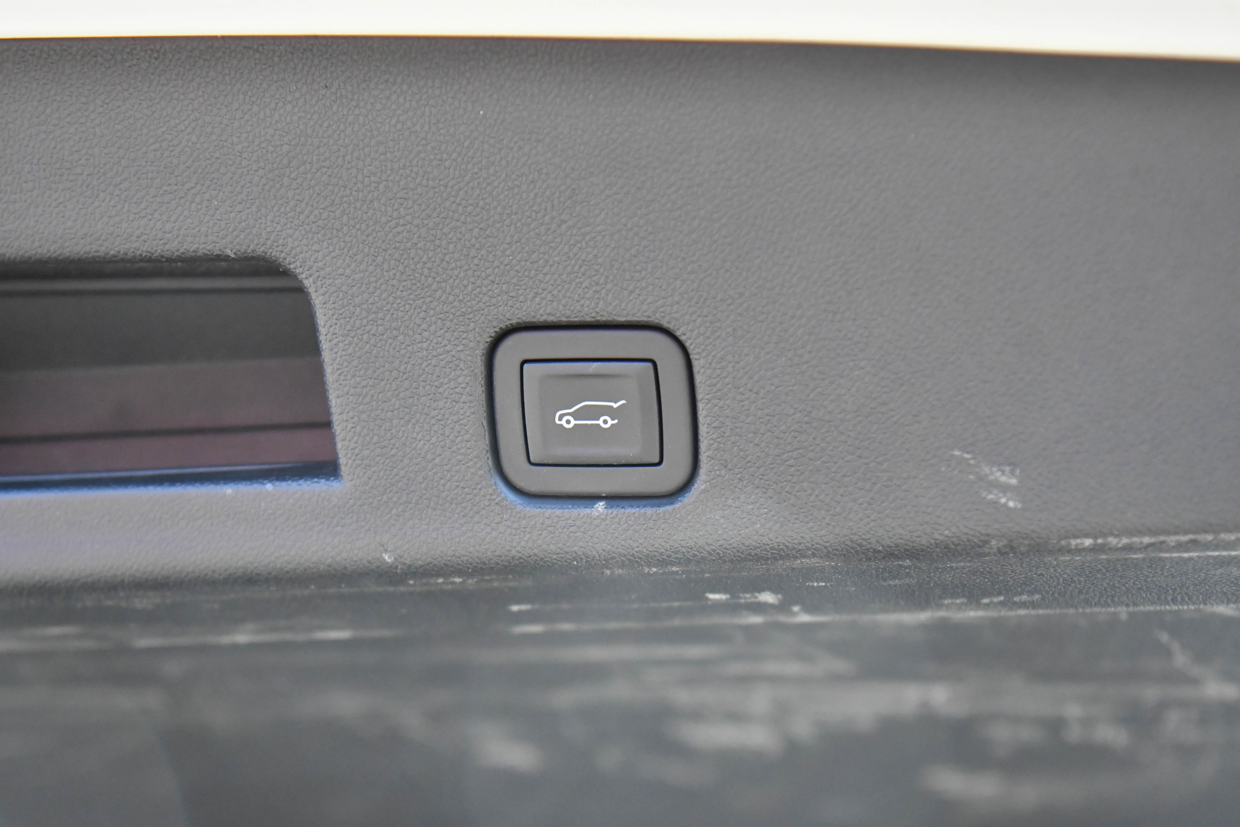 Used 2024 GMC Acadia Elevation image 49