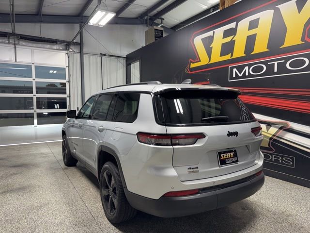 Used 2023 Jeep Grand Cherokee L Altitude AWD/4WD image 15