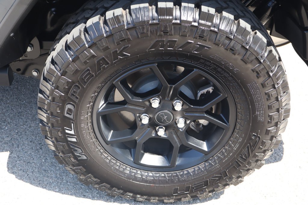 Used 2025 Jeep Wrangler Unlimited Sport AWD/4WD image 11