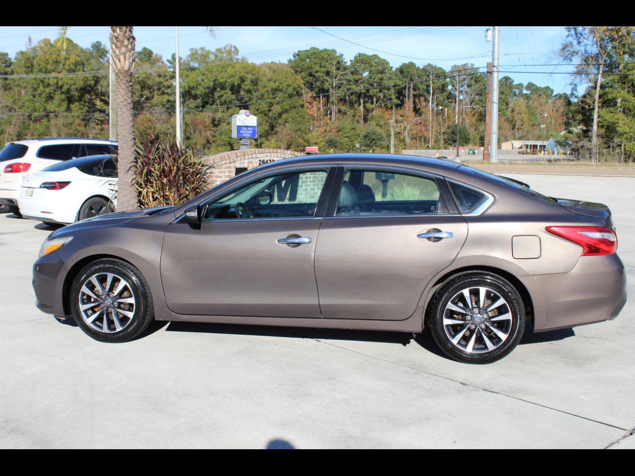 Used 2017 Nissan Altima 2.5 SL image 1