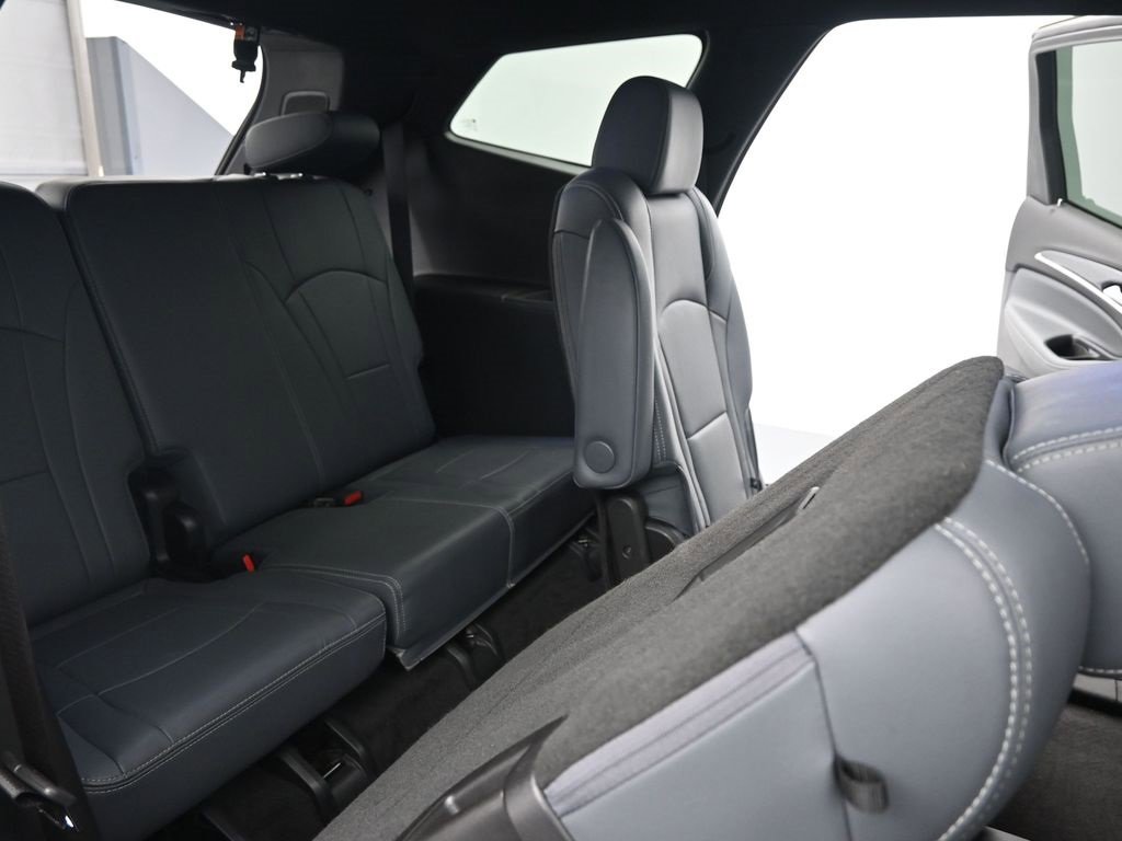 Used 2024 Buick Enclave Premium image 14