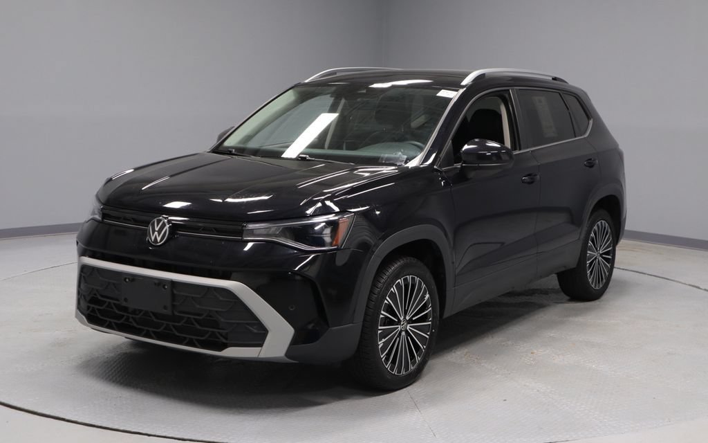 Used 2025 Volkswagen Taos SE FWD image 7