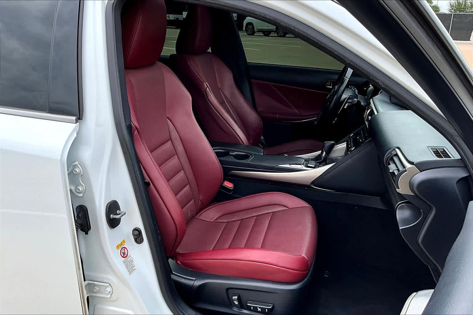 Used 2018 Lexus IS 300 F Sport w/ F Sport Package image 9