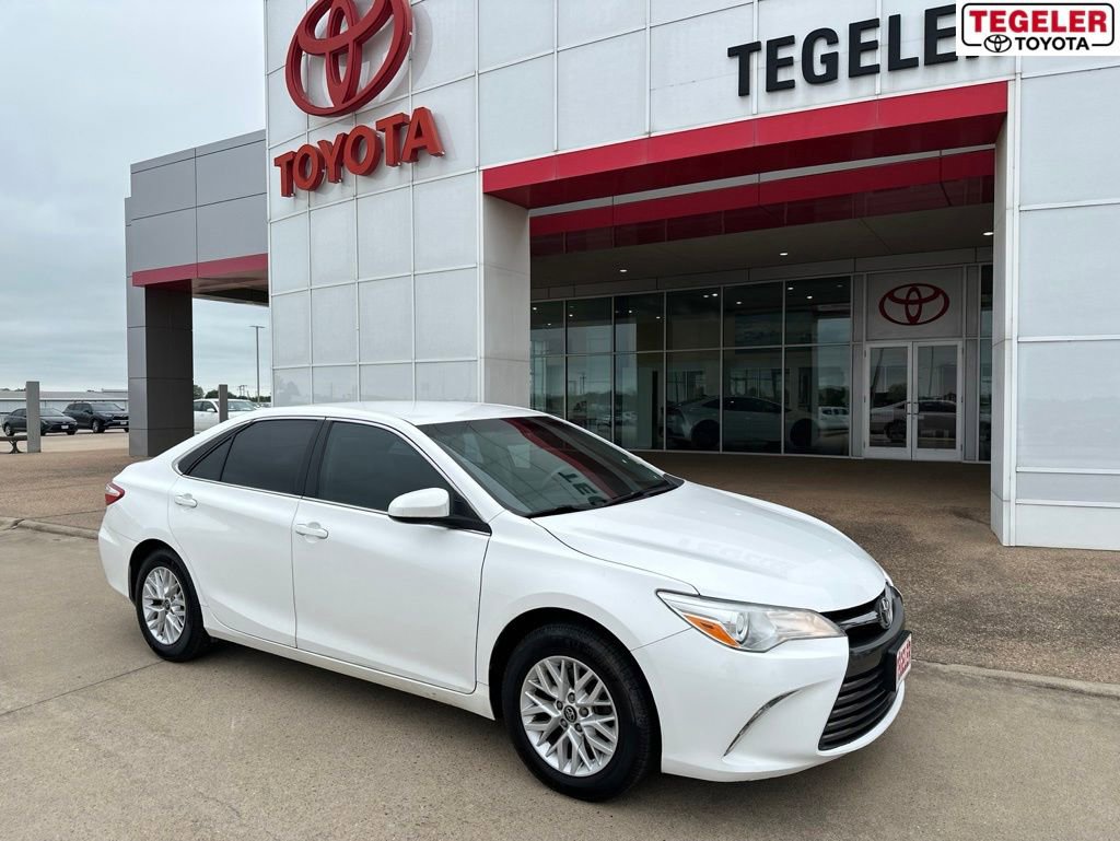 Used 2016 Toyota Camry LE FWD video 1