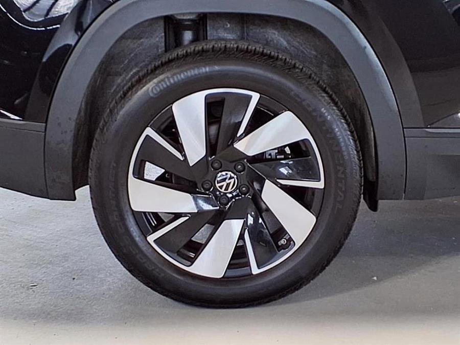 Used 2024 Volkswagen Atlas Cross Sport SE image 8