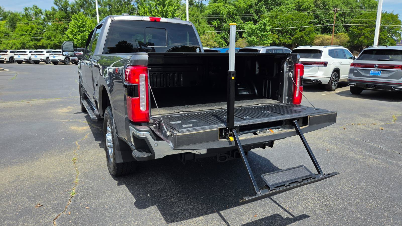 Used 2024 Ford F350 Lariat w/ Chrome Package AWD/4WD image 29