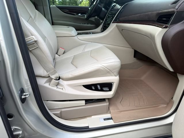 Used 2015 Cadillac Escalade ESV Luxury RWD image 13
