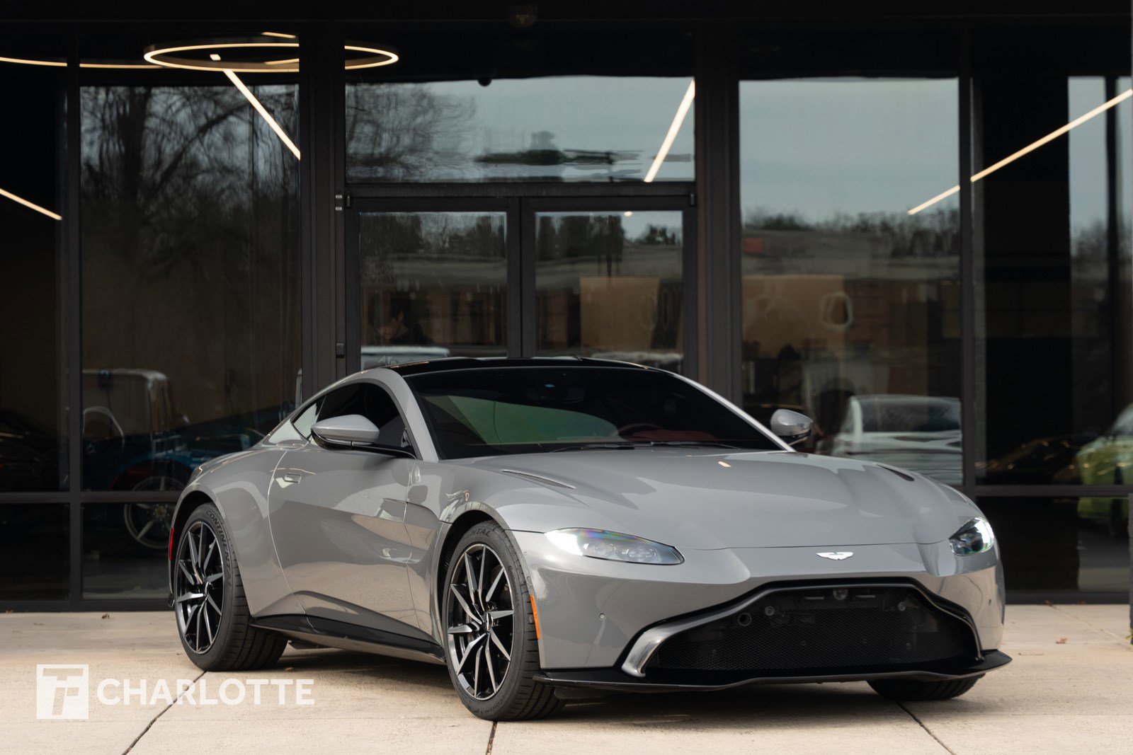 Used 2020 Aston Martin V8 Vantage Coupe image 1