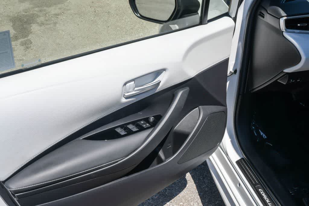 Used 2022 Toyota Corolla SE w/ Carpet Mat Package (TMS) FWD image 25