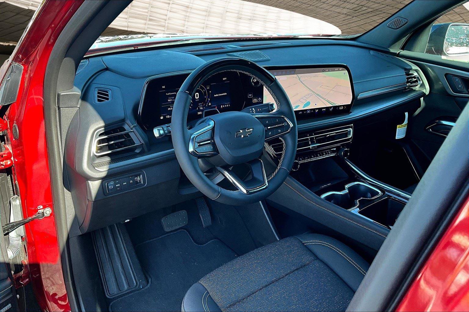 New 2025 Chevrolet Traverse LT w/ Enhanced Driving Package image 7