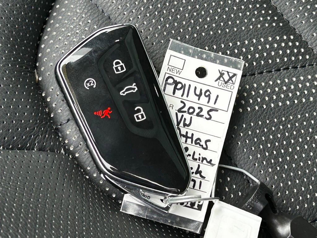 Used 2025 Volkswagen Atlas SEL Premium R-Line image 57