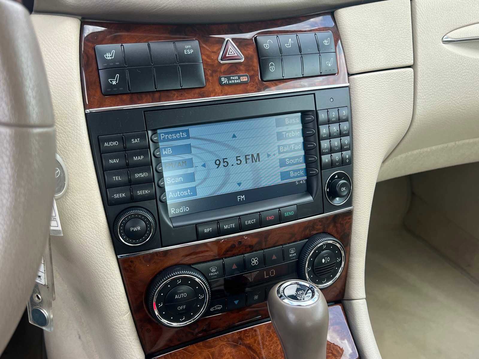 Used 2009 Mercedes-Benz CLK 550 Base image 21