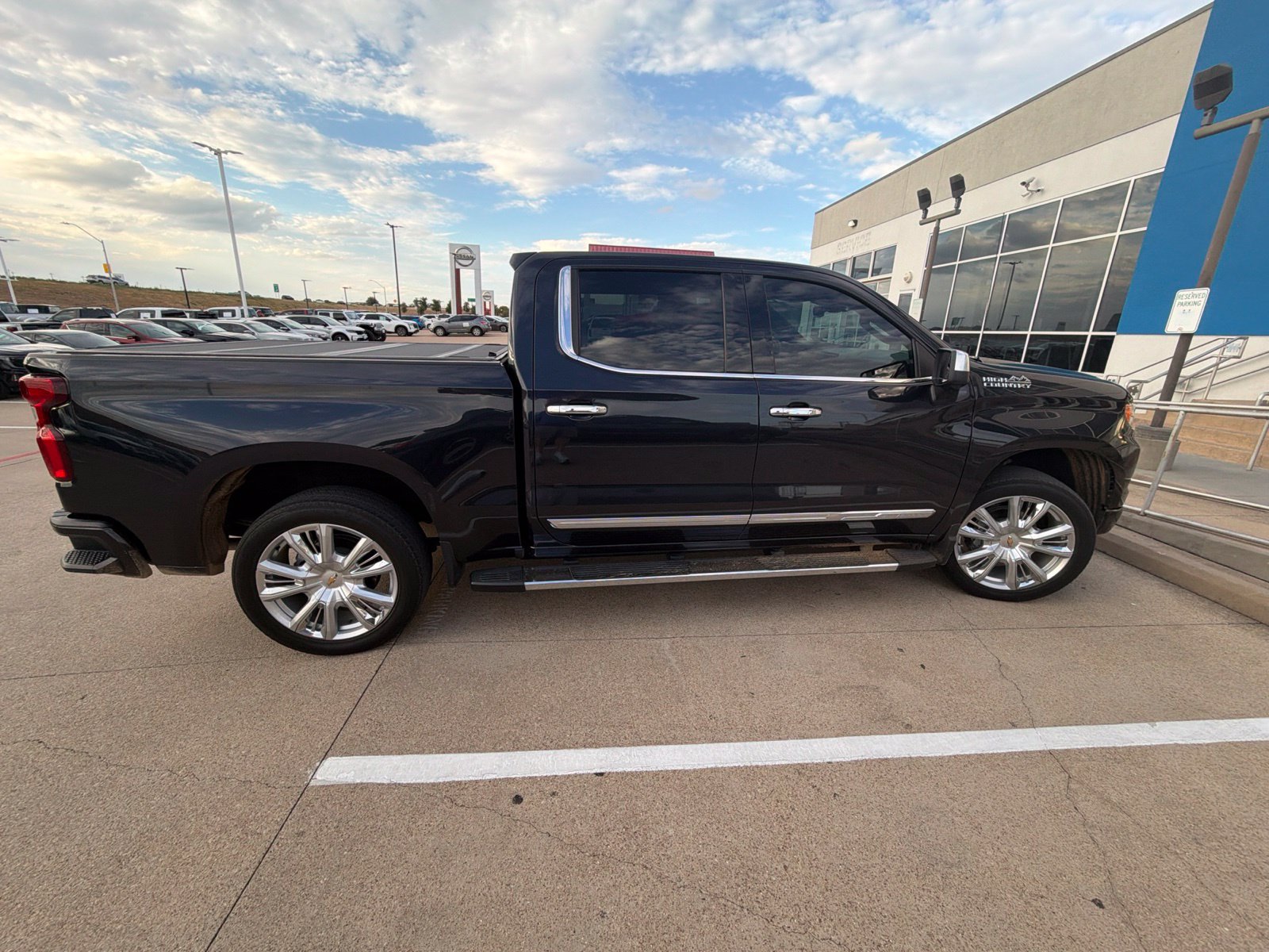 Used 2024 Chevrolet Silverado 1500 High Country w/ High Country Premium Package AWD/4WD image 19