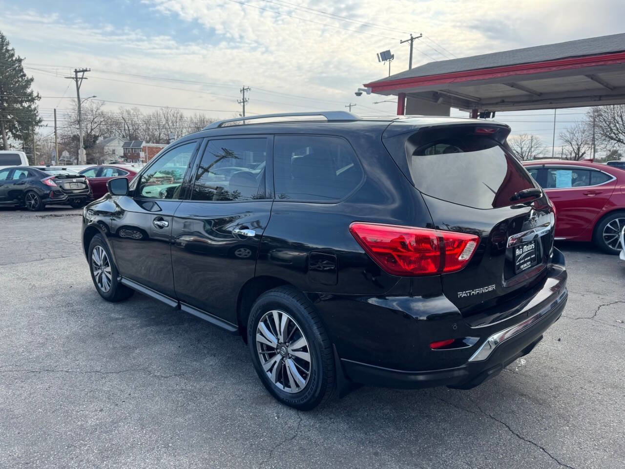 Used 2019 Nissan Pathfinder S image 6