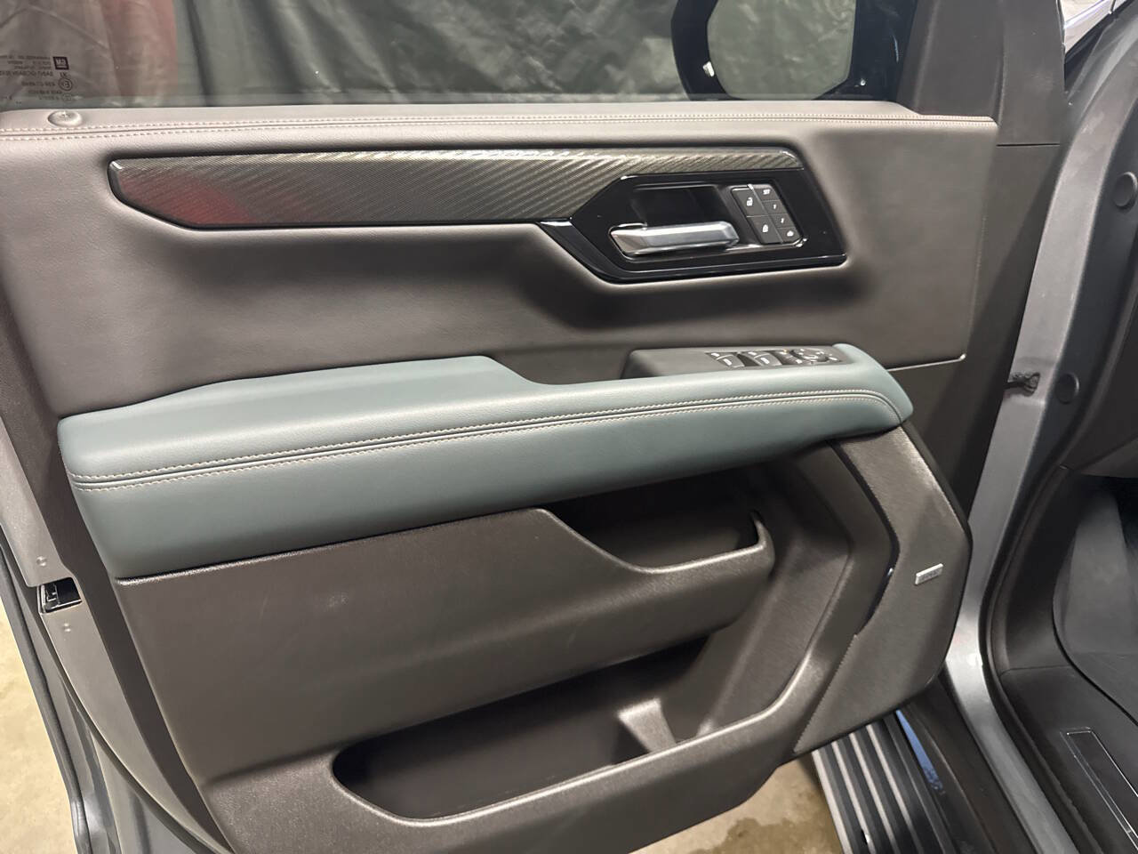 Used 2026 GMC Yukon AT4 w/ AT4 Premium Plus Package image 12