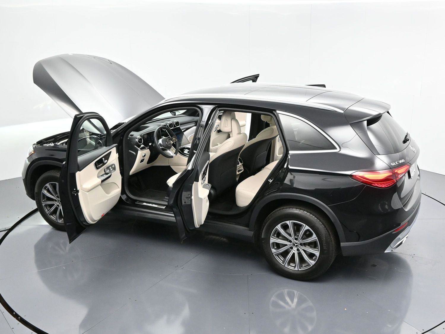 Used 2024 Mercedes-Benz GLC 300 4MATIC image 37